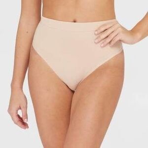 ASSETS by Spanx Women‘s All Around Smoothers Thong - Nude S